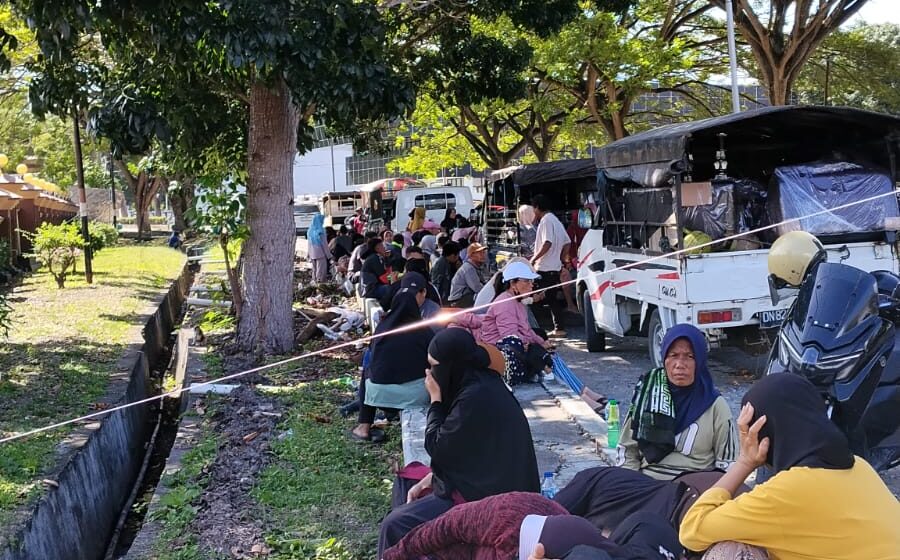 warga desa siuna mendatangi polresta banggai